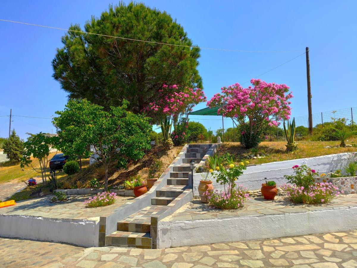 Vanna'S Holiday House Ierissos Exteriör bild